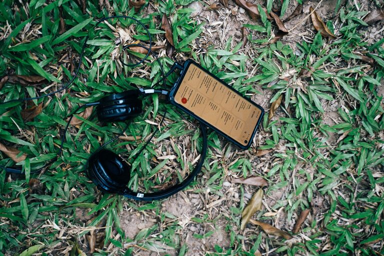 How to Create a Relaxing Playlist for Evenings: A Simple Guide